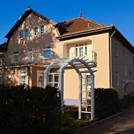 Seehotel Louise Dannenwalde Exterior foto